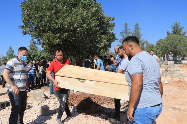 Saç ekimi için gittiği hastanede ölen İbrahim toprağa verildi! Ağabeyden korkunç iddia! - Resim: 0