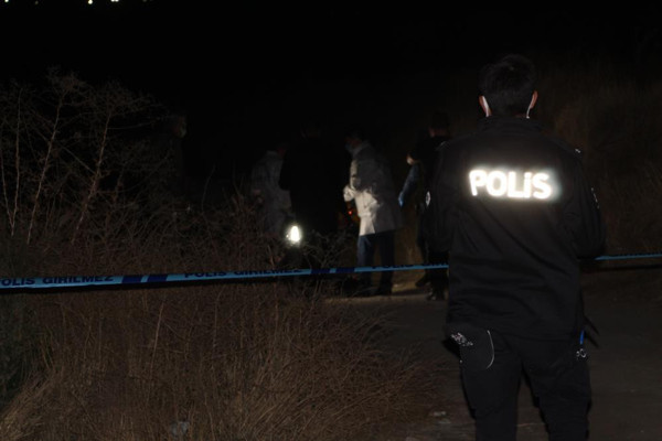 Denizli'de boş arazide erkek cesedi bulundu! Cansız bedenin yanında... - Resim: 0