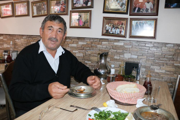 Kahramanmaraş'ta 7 saat bekletilip yapılıyor: Korona olmamak için herkese tavsiye ediyorum - Resim: 0