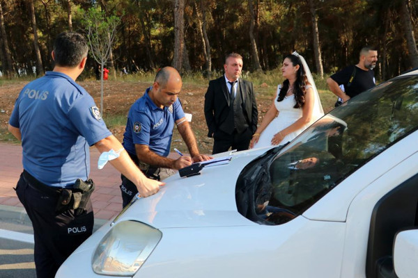Adana'da gelin ve damat ormanda hayatlarının şokunu yaşadı: Çok üzüldüm - Resim: 0