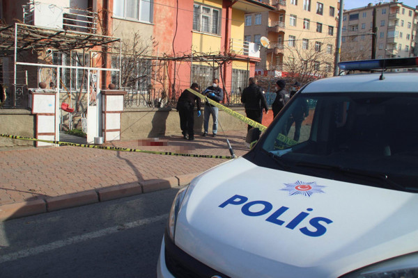 Kayseri'de 52 yıllık komşusunu öldürdü! Her şey bir taş ile başlamış - Resim: 0