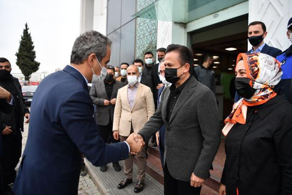 Milli Eğitim Bakanı Mahmut Özer: 2 ay içerisinde tüm OSB’lerde mesleki eğitim merkezlerini açacağız - Resim: 0