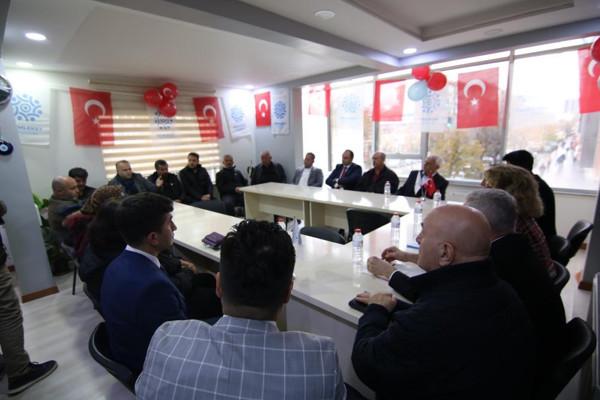 Eski CHP'li Hüseyin Avni Aksoy demediğini bırakmadı: CHP, şirazeden çıkmıştır - Resim: 0