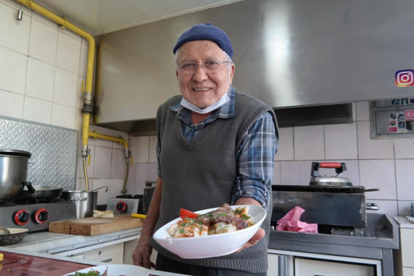 Eskişehir'de 60 yıllık usta isyan etti: Gençlerde iş öğrenme gayesi yok, bugün 100 TL'ye çalış yarın... - Resim: 0