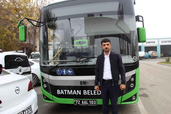 Batman'da otobüste 200 bin TL'lik altın bulan şoför bakın ne yaptı - Resim: 0