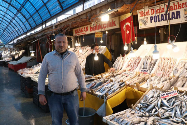 Mersin'de tezgahlar dolup taştı! Balık fiyatları şu an en uygun dönemde - Resim: 0