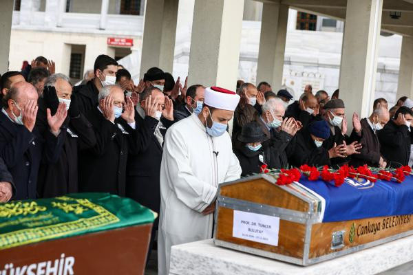 CHP lideri Kemal Kılıçdaroğlu, Prof. Dr. Bulutay'ın cenaze törenine katıldı - Resim: 0