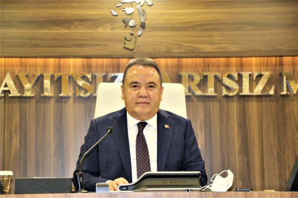 Muhittin Böcek'ten Antalya için ucuz ekmek müjdesi: İstanbul, Ankara ve İzmir gibi... - Resim: 0