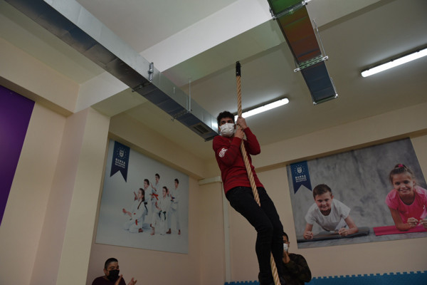 ‘Minik Salonlar, Dev Sporcular’ - Resim: 2