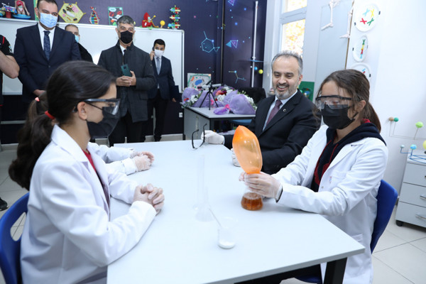 Eğitimde çıta Bursa Büyükşehir'le yükseliyor - Resim: 0