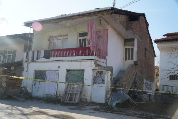 Çorum'daki vahşet! Annesini öldüren kız amcasına gidip 'ben kötü bir şey yaptım' demiş - Resim: 0