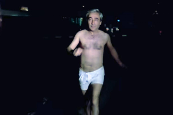 İstanbul'da çırılçıplak E-5'te koştu görenler telefona sarıldı! Ekipler harekete geçti - Resim: 0