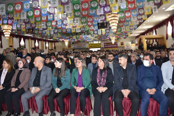 'Bu salona baksınlar görsünler' diyen Pervin Buldan'dan seçim mesajı: Bir ay bile olsa... - Resim: 0