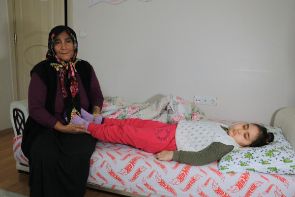 Adana'da 3 ay önce yürüyordu! Bir anda çenesi yamuldu ağzından köpük geldi: Yatağa bağımlı hale geldi - Resim: 1