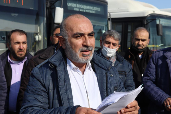 Kayseri'de halk otobüsü şoförleri eylemde! '3-3.5 bin TL’den şoför çalıştırmak isteyenler var' deyip isyan ettiler - Resim: 0