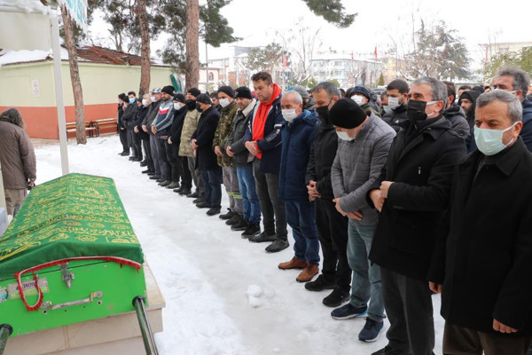 Kar yağışında ilk ölüm Amasya'dan geldi! Orman yolunda donarak can verdi - Resim: 0