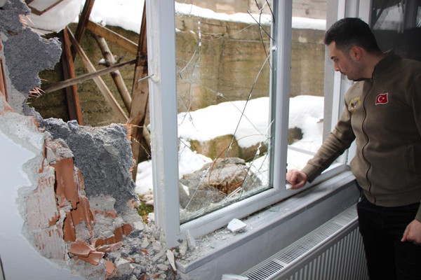 Amasya'da evde büyük bir patlama sesiyle uyandı! Hayatının şokunu yaşadı - Resim: 0