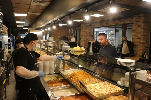 Sakarya'da fiyatları gören gözlerine inanamıyor! Çay fiyatına çorba satılıyor: Elektrik artsın hiç problem değil - Resim: 3