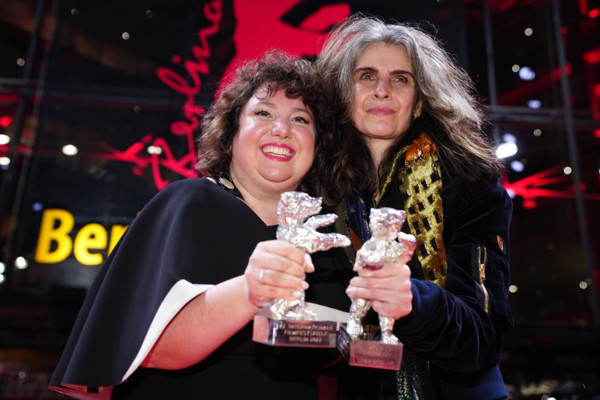 Oyuncu Meltem Kaptan'dan büyük başarı! 'Gümüş Ayı’yı kazandı - Resim: 0