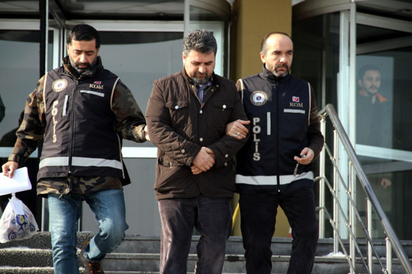 Umreye giderken 3,6 kilo altınla yakalanmıştı! Sami Boydak beraat etti - Resim: 0