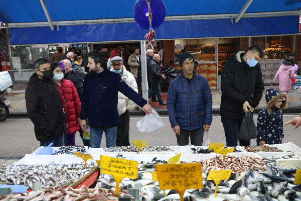 Kırmızı ve beyaz et fiyatları cepleri yaktı! Vatandaş soluğu balıkta adı: İşte balık fiyatları... - Resim: 0