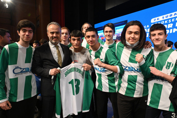 Bursa'da amatöre büyük destek! 2,5 milyon TL'lik yardım: Hedef 25 bin aktif sporcu - Resim: 1