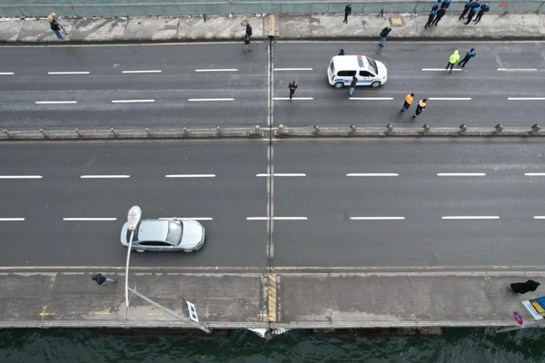 3 kez ayrılan Unkapanı Köprüsü alarm veriyor! Uzmanlardan İBB'ye kritik uyarı: Kısa sürede... - Resim: 0