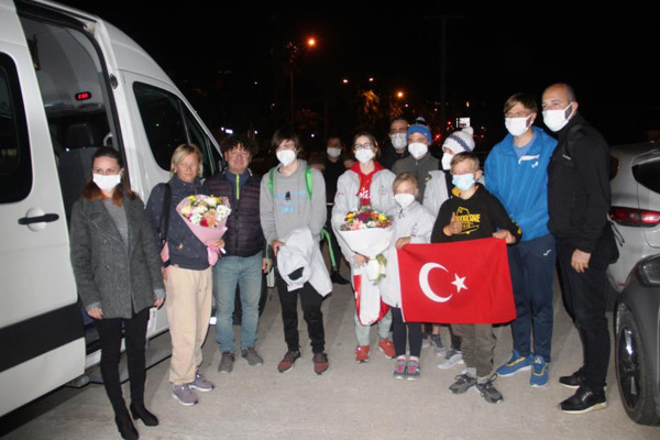 Savaştan dolayı Ukrayna'ya dönemediler! Aileleri Türkiye’ye emanet etti - Resim: 1