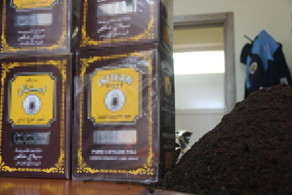 Pes dedirten sahtekarlık! 100 TL'ye satılan çay paketlerinin içinden bakın ne çıktı - Resim: 1