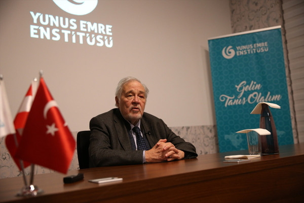 'Dünyaya başka türlü bakarsınız' diyen İlber Ortaylı'dan gençlere 3 tavsiye: İnsana ayrı bir şahsiyet verir - Resim: 2