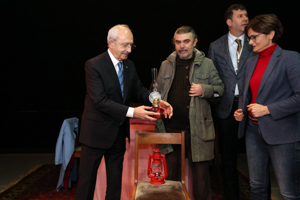 Moda Sahnesi'nin elektriği yine kesildi! Kemal Kılıçdaroğlu kandil hediye etmişti - Resim: 0