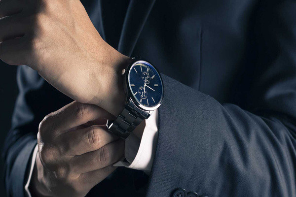 Bu taktikler karizmanıza karizma katacak! Aksesuar kullanma tüyolarıyla kızları kendinize aşık edin - Resim: 1