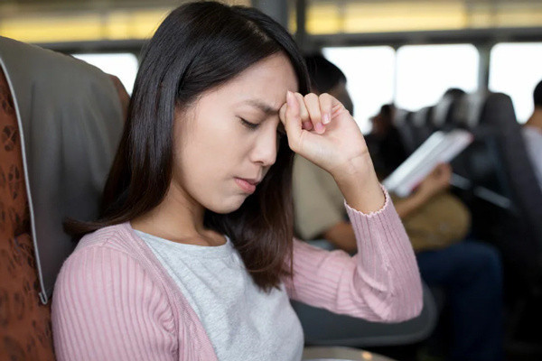 Arabaya bindiğiniz anda mideniz bulanıyorsa dikkat! Araç tutmasını bu yöntemlerle önleyin - Resim: 0