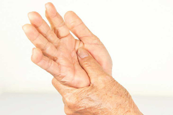 Elleriniz çok titriyorsa bunu uygulayıp kurtulun! Günde iki bardak ilaç gibi gelecek - Resim: 1