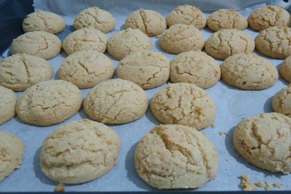 Komşunuz kokusunu alınca mahalleye pastane açılmış sanacak! İşte balayı kurabiyesi - Resim: 0