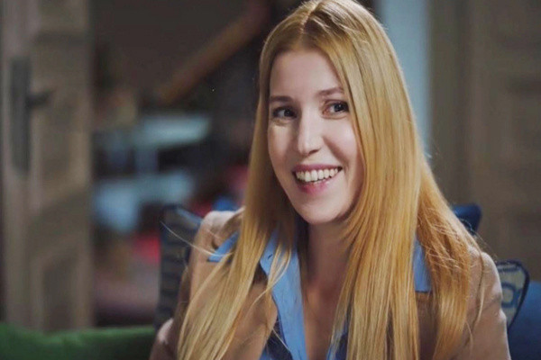 Camdaki Kız dizisinin reytinglerini tavan yaptıracak haber! Yeni sezondan tüyoyu Selma Ergeç verdi - Resim: 0