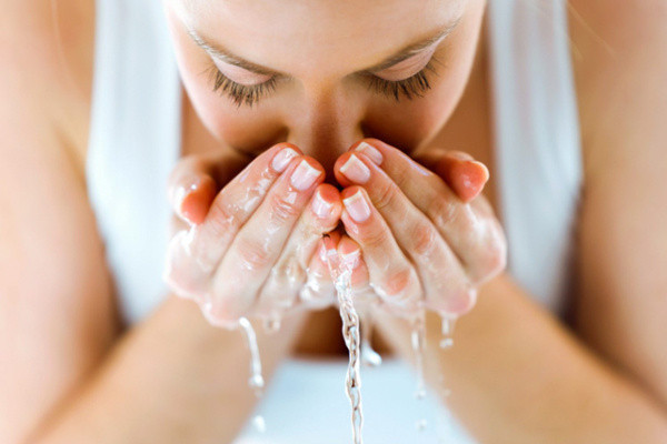 Cilt bakımı yaparken bunları sakın yapmayın! Kaş yapayım derken göz çıkarmayın - Resim: 0