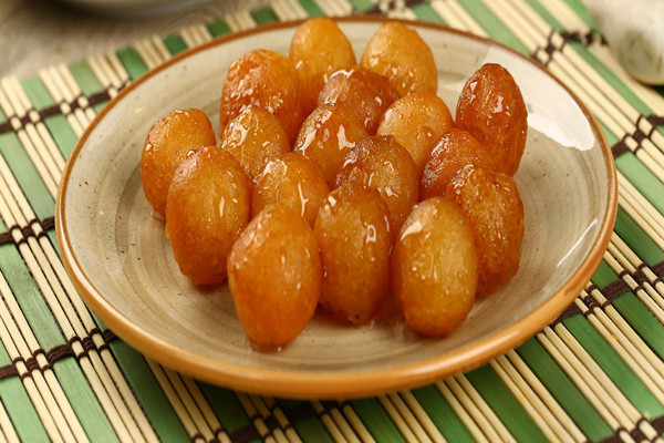 Bu tatlı sizi çocukluğunuza götürecek! Lokma tadında çıtır yumurta tatlısı oldukça pratik - Resim: 0