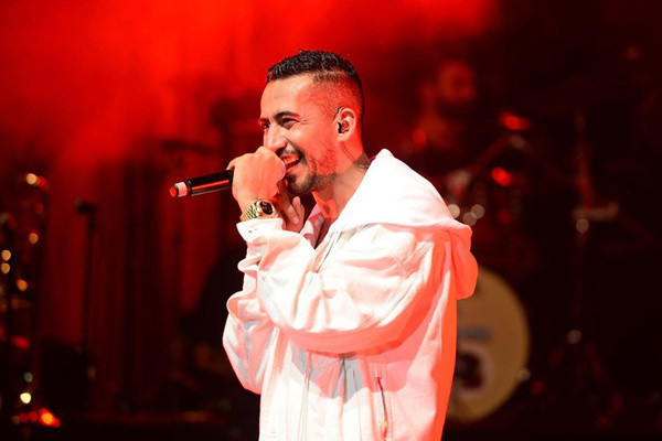 Edis ve Gazapizm konserinde tekmeler havada uçuştu! Konser alanı savaş alanına döndü - Resim: 0