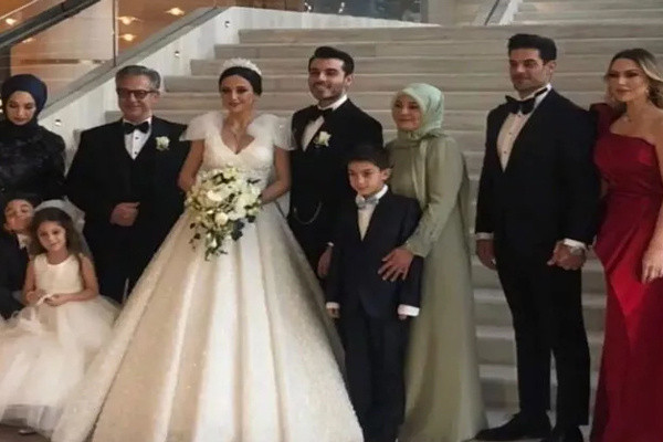 Hadise ve Mehmet Dinçerler arasında kaynana rüzgarı! Hadise eşiyle beraber yaşadığı evi terk etti - Resim: 2