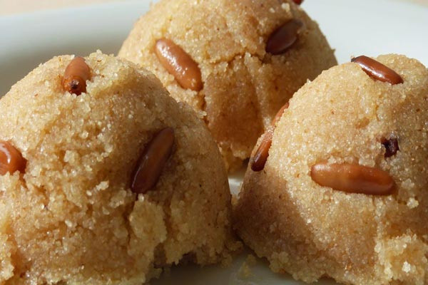 Davetsiz misafir geldiyse korkmayın! Hemen bir irmik helvası kavurun - Resim: 0