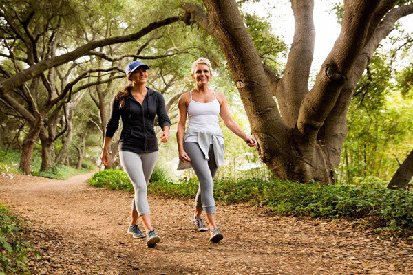 Kusuzsuz bacaklara sahip olmak istiyorsanız bunları deneyin! Bu taktikler, bacakları anında inceltiyor - Resim: 1