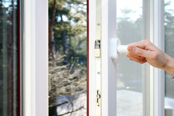 Kışın evlerinizin daha çabuk ısınması ve sıcak kalması için pencerelere bu ayarı yapın - Resim: 0