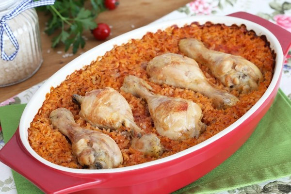 Lezzetiyle ağız sulandırıyor enfes tavuklu büryan pilavı tarifi! - Resim: 0