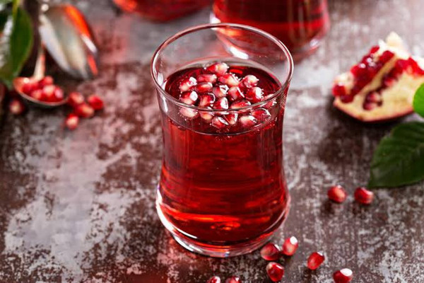 Kendisi mi daha faydalı suyu mu? Nar tanelerinin her biri... - Resim: 0