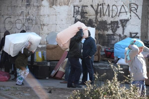 Sur'da son durum! Binlerce kişi göç ediyor... - Resim: 2