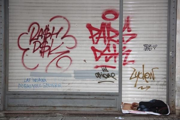 13 yaşında tek başına yaşam mücadelesi veriyor - Resim: 2