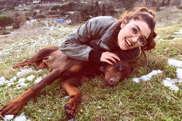 Hande Erçel'in hayvan sevgisi sosyal medyada paylaştı! - Resim: 2