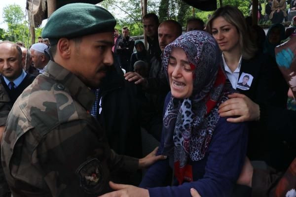 Özel harekat polisinin koluna yazdığı ayet! - Resim: 1