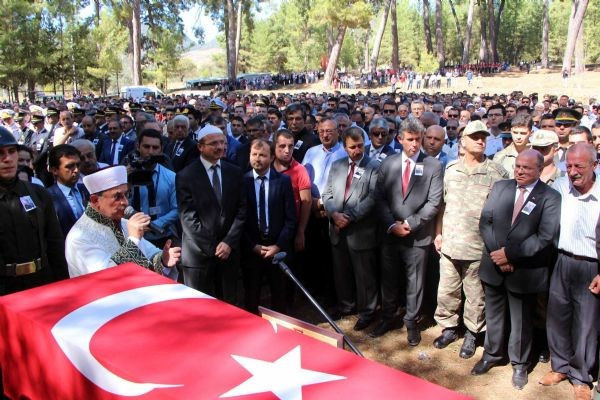 Günün en acı karesi Muğla'dan! Şehidin oğlu... - Resim: 2